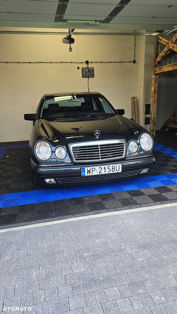 Mercedes-Benz Klasa E 300 TD Avantgarde - 5