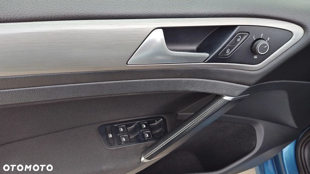 Volkswagen Golf VI 1.6 TDI BlueMot Comfortline - 38