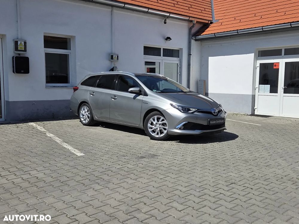 Toyota Auris 1.8 VVT-i Automatik Executive - 2