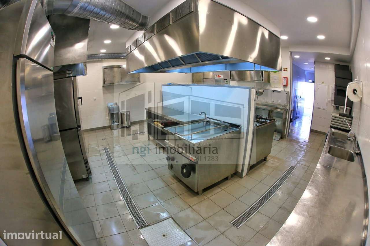 Loja Alta de Lisboa com cozinha industrial - Grande imagem: 4/37