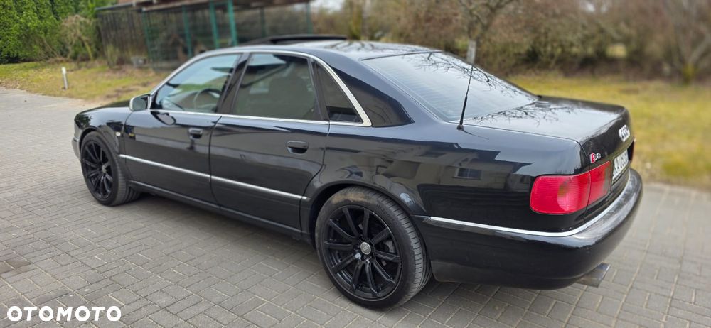Audi A8 - 6