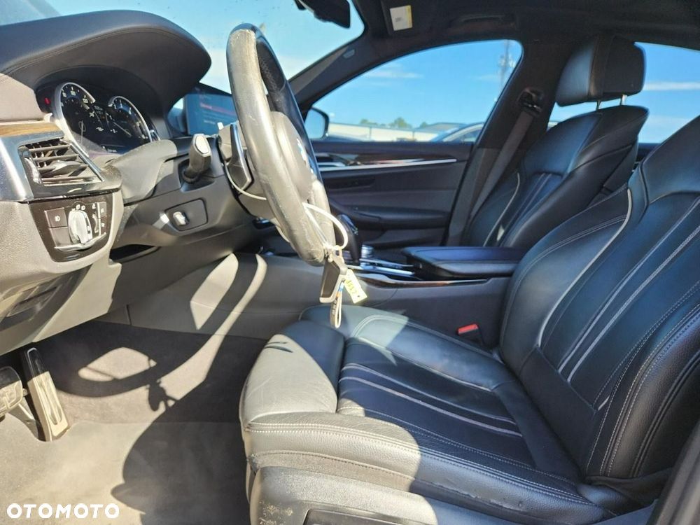 BMW Seria 5 540i xDrive M Sport Edition - 7