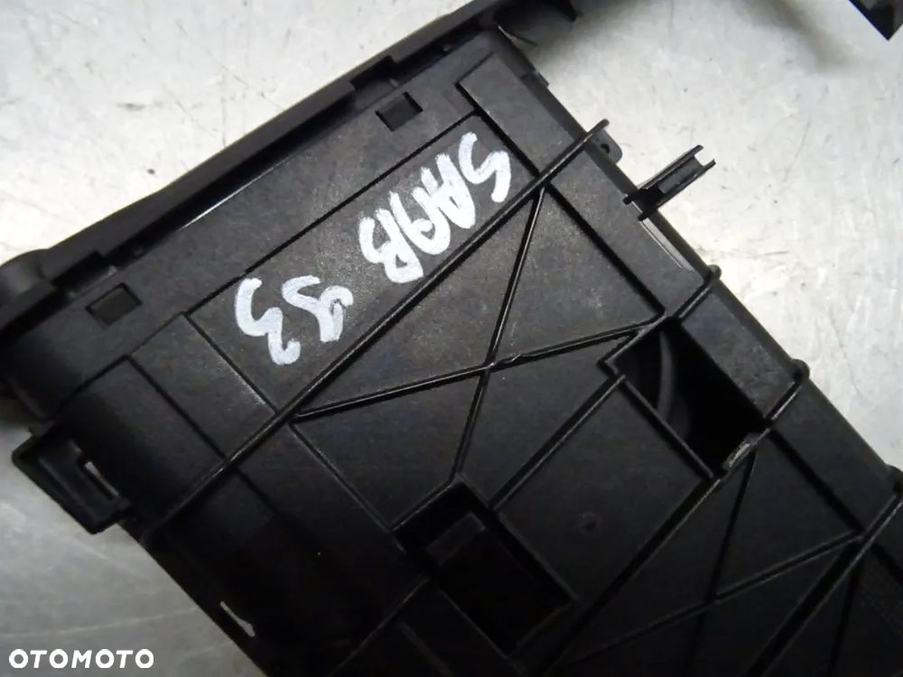 SAAB 93 II 02-06 UCHWYT NA KUBKI - 2