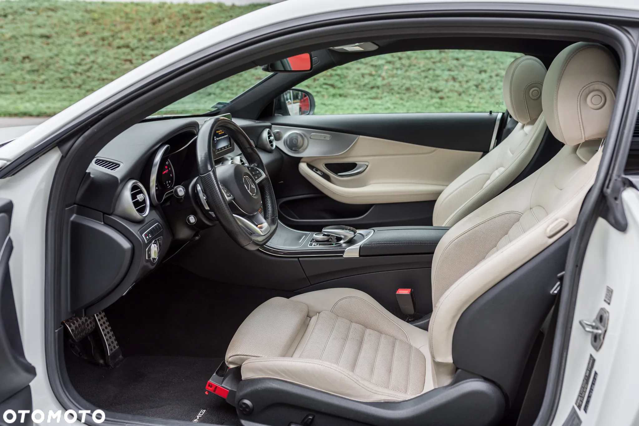 Mercedes-Benz Klasa C 300 7G-TRONIC - 16