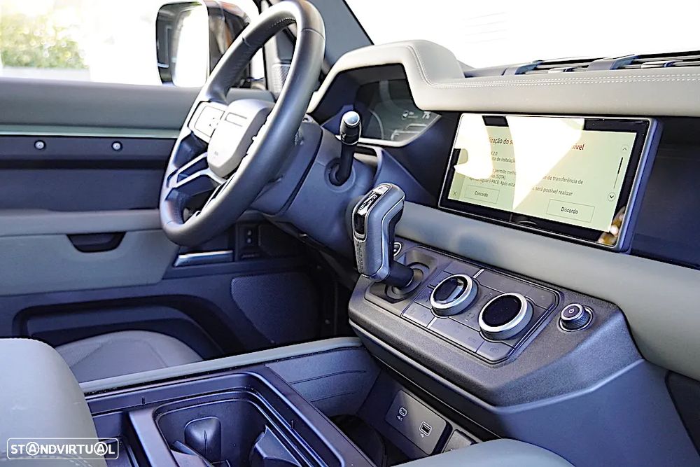 Land Rover Defender 2.0 P400e 110 AWD X-Dynamic SE - 27