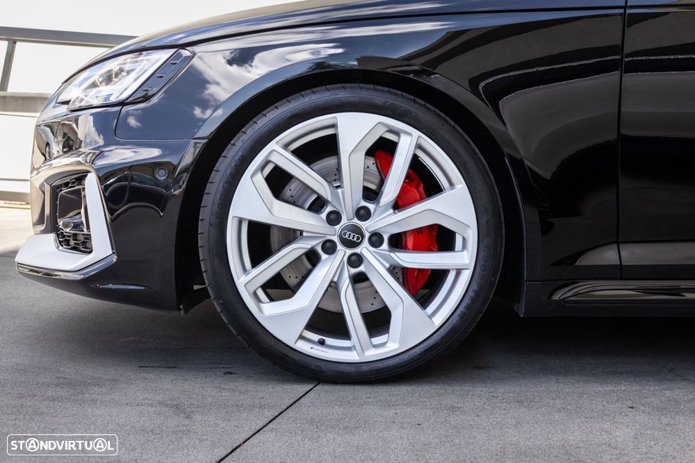 Audi RS4 Avant - 9