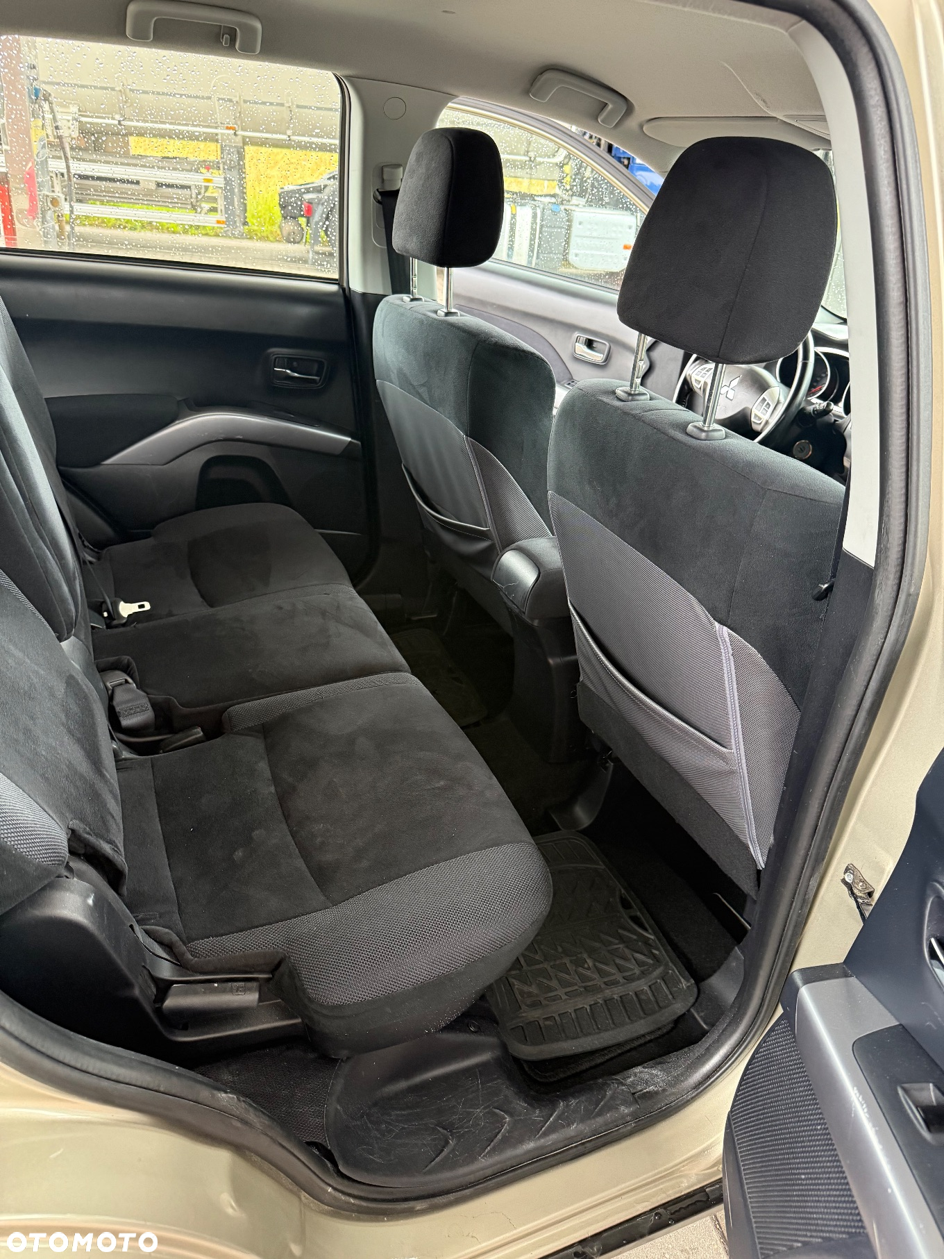 Mitsubishi Outlander 2.0 DI-D 4WD Intense - 12