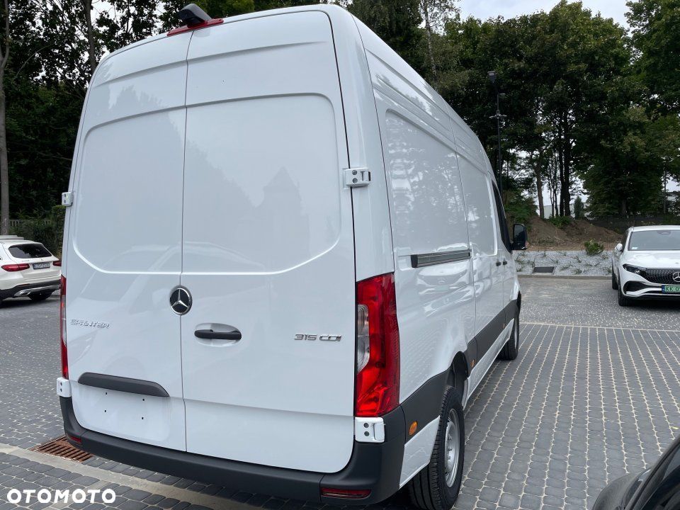Mercedes-Benz Sprinter - 4