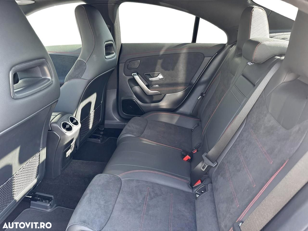 Mercedes-Benz CLA 220 MHEV 4MATIC Coupe - 10