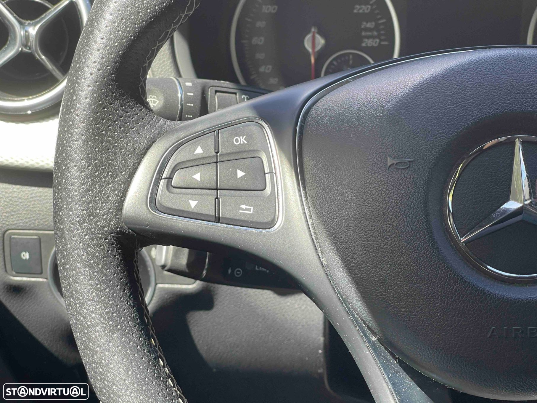 Mercedes-Benz B 180 d Urban - 35