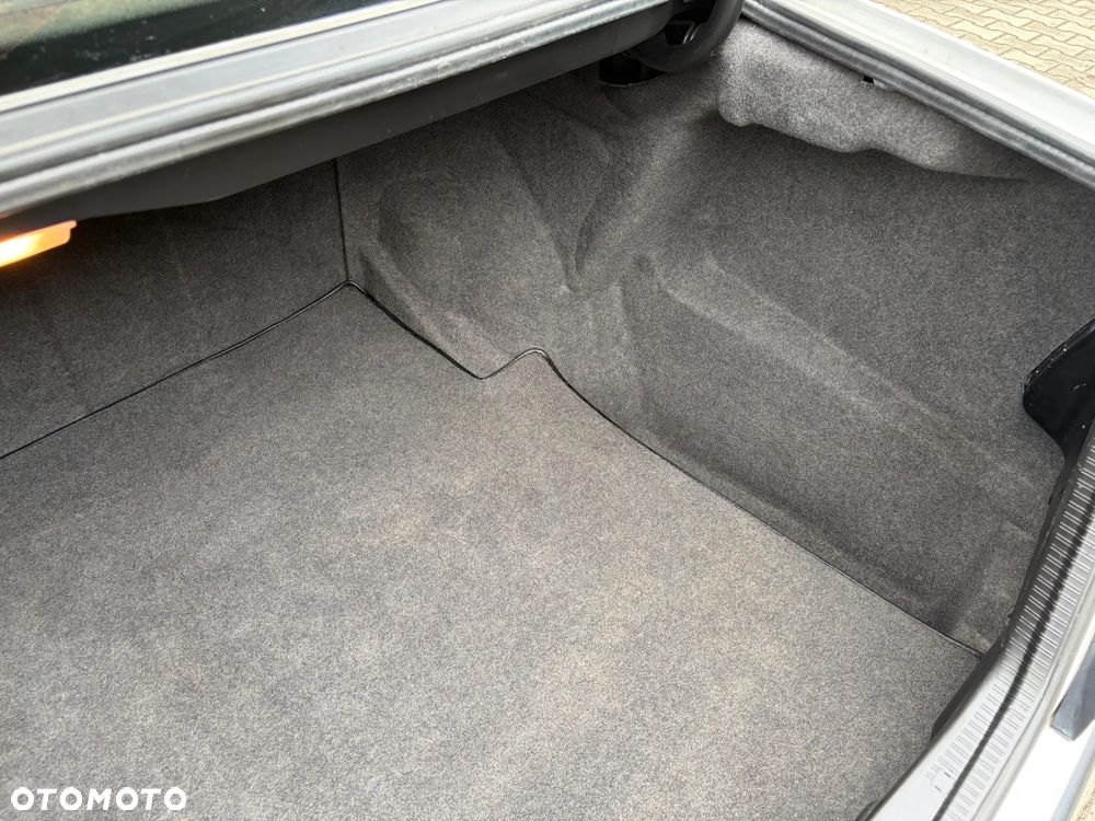 Mercedes-Benz W124 (1984-1993) - 21