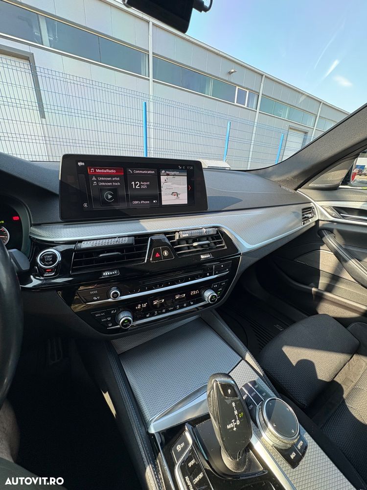 BMW Seria 5 530d xDrive AT - 13