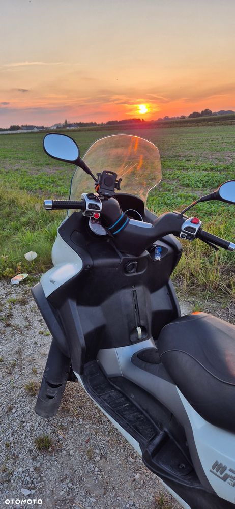Piaggio MP-3 - 5