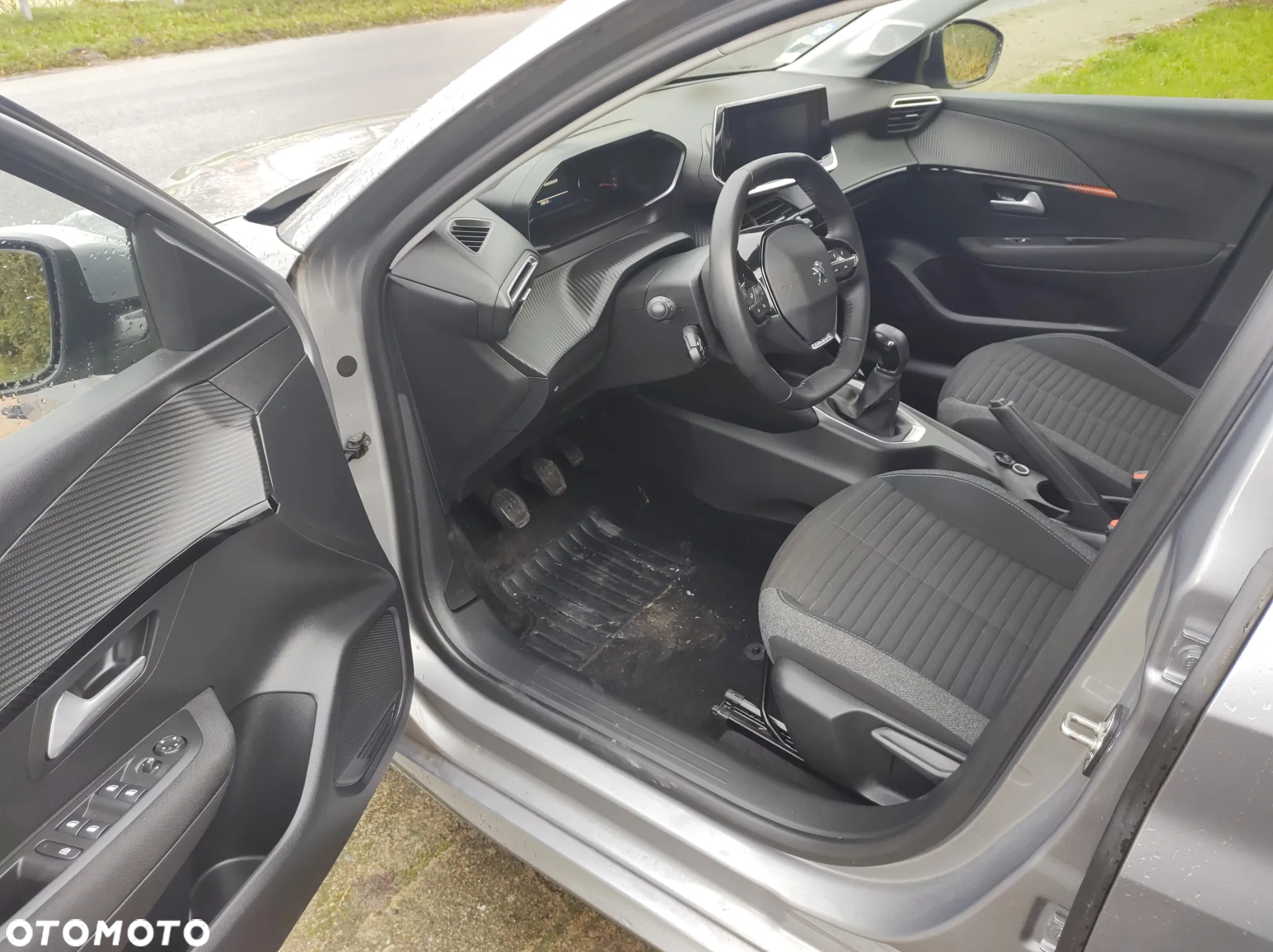 Peugeot 208 - 4