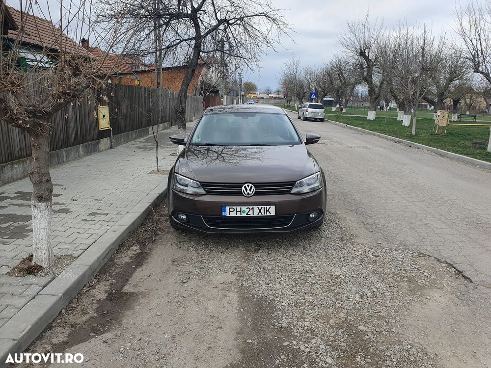 Volkswagen Jetta 1.6 TDI DSG Blue Motion Technology Trendline - 5