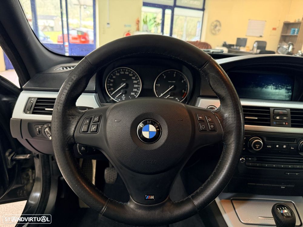 BMW 320 d Pack M - 20