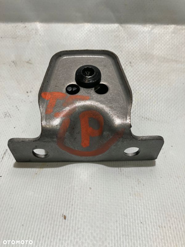 Transporter T5 Odbój rygla gniazdo bolca klapy tył - 3