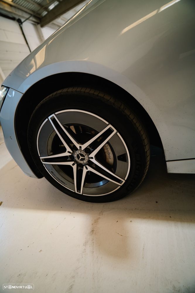 Mercedes-Benz C 300 e AMG Line - 13