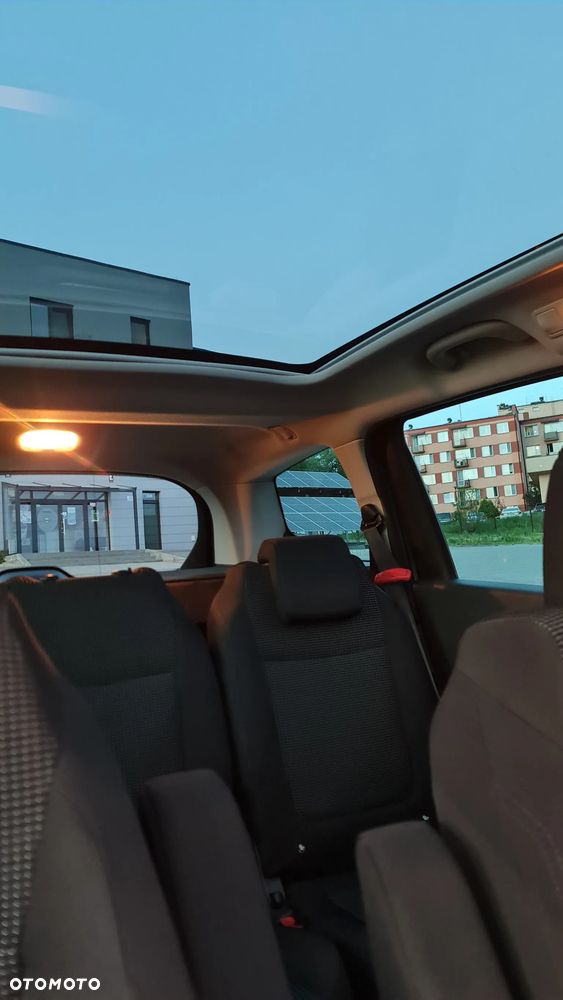 Peugeot 5008 1.6 THP Premium + - 18