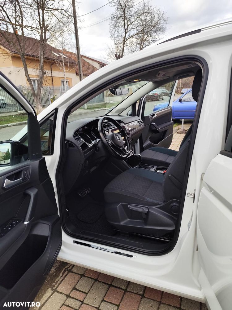 Volkswagen Touran - 5