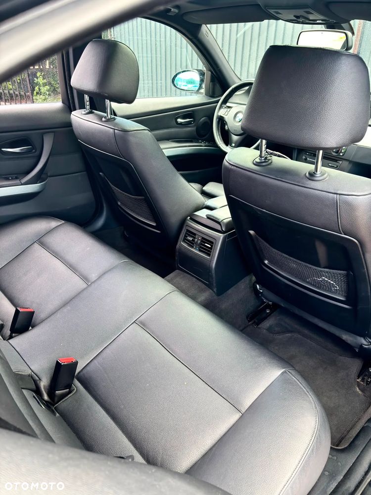 BMW Seria 3 320i - 25