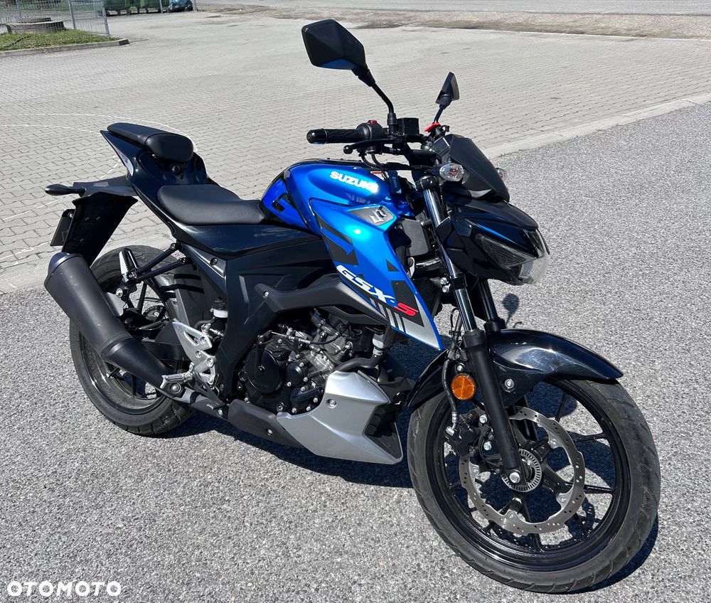 Suzuki GSX - 2