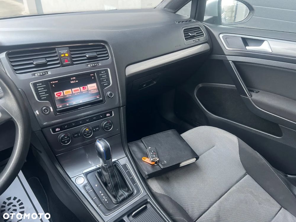 Volkswagen Golf Standard - 10