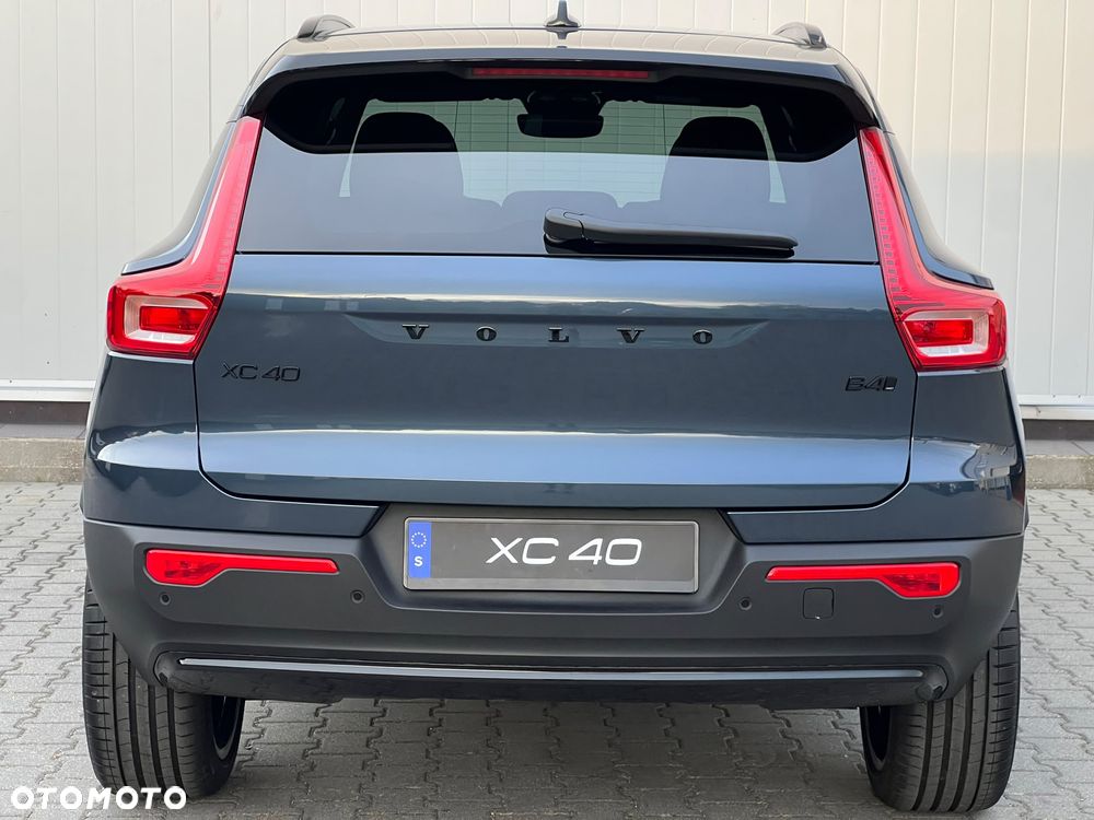 Volvo XC 40 B4 AWD Ultimate Dark - 16