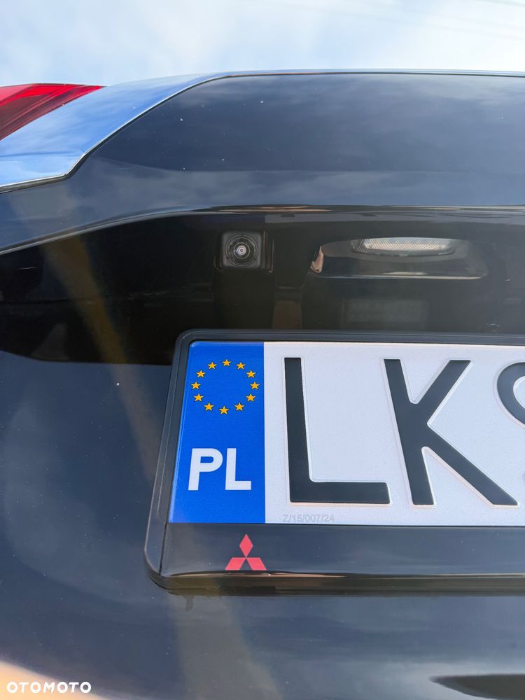 Mitsubishi Outlander - 12