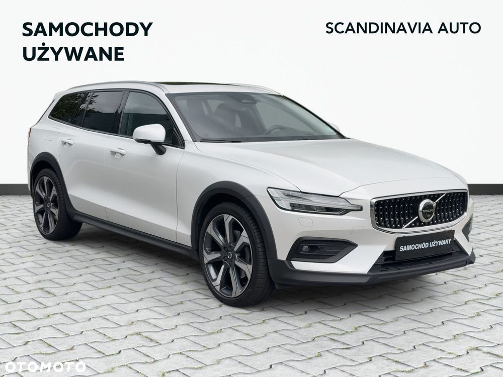 Volvo V60 Cross Country - 3