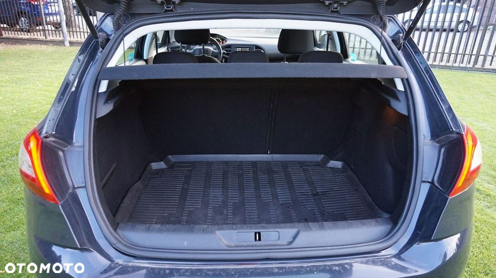 Peugeot 308 - 13