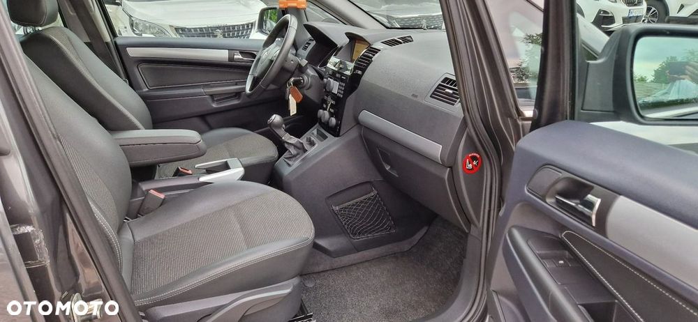 Opel Zafira - 25