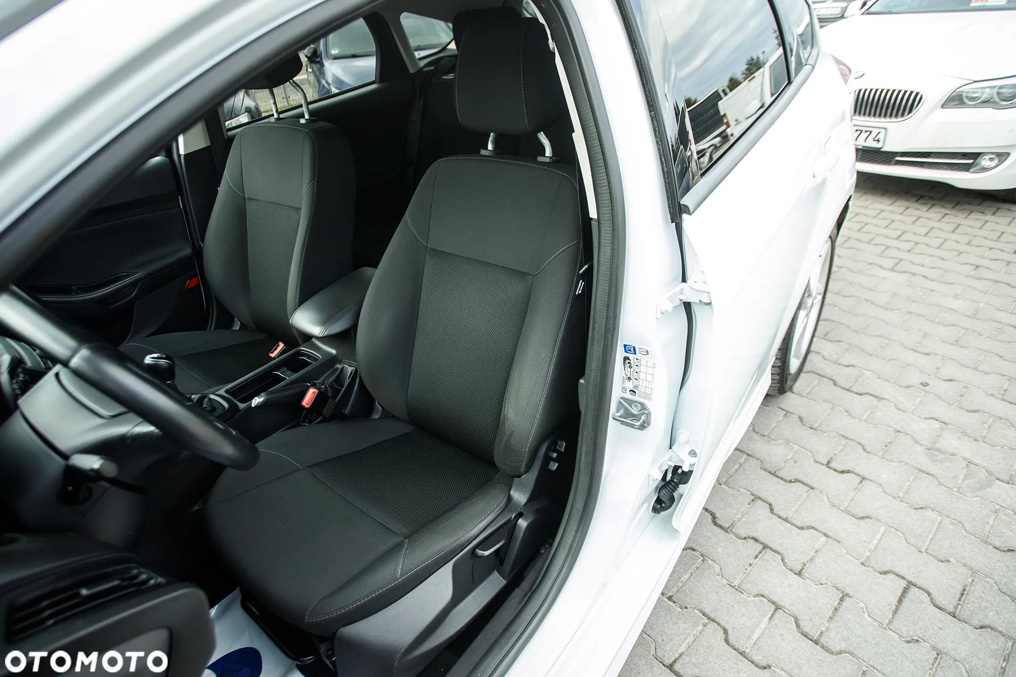Ford Focus 1.0 EcoBoost Start-Stopp-System COOL&CONNECT DESIGN - 17