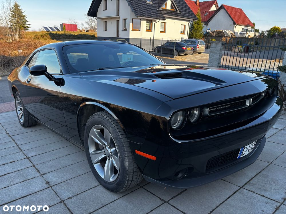 Dodge Challenger - 12