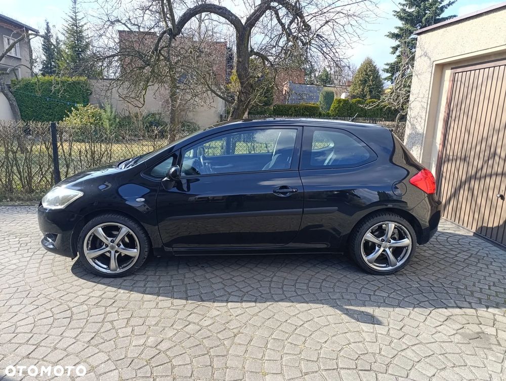 Toyota Auris - 1