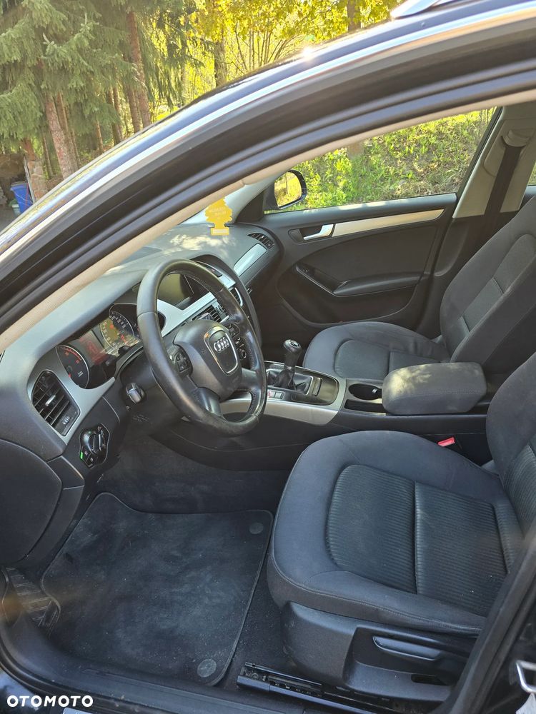 Audi A4 Avant 2.0 TDI DPF Ambiente - 9