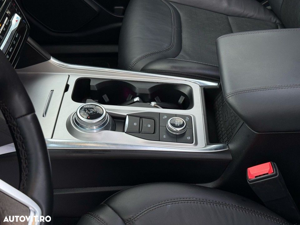 Ford Explorer - 25