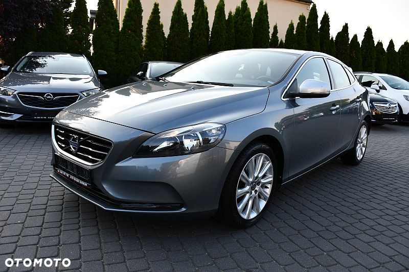 Volvo V40 T3 Momentum - 39