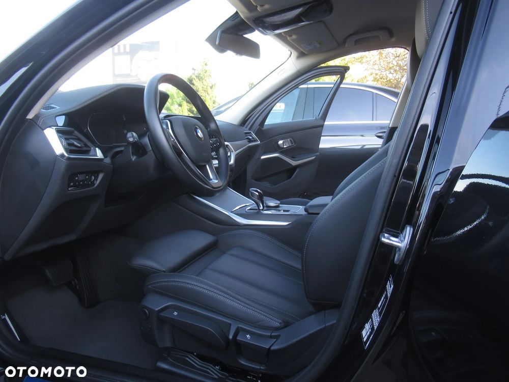 BMW Seria 3 320i Luxury Line - 5