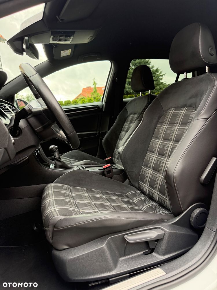 Volkswagen Golf 2.0 TDI BMT GTD - 17