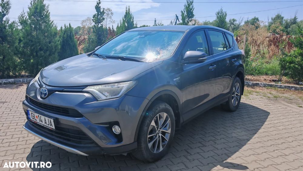Toyota RAV4 - 1