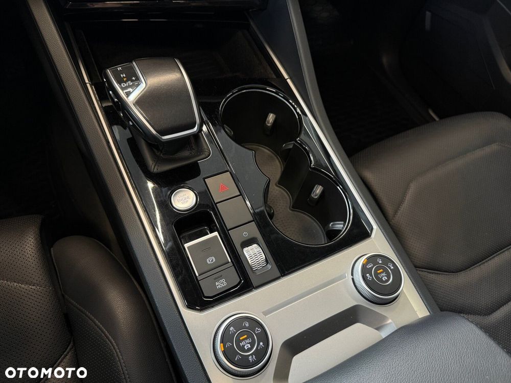 Volkswagen Touareg - 29