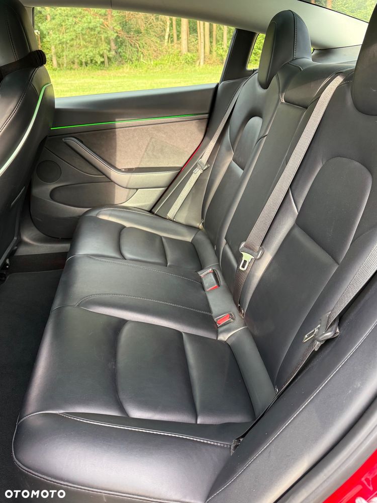 Tesla Model 3 - 25