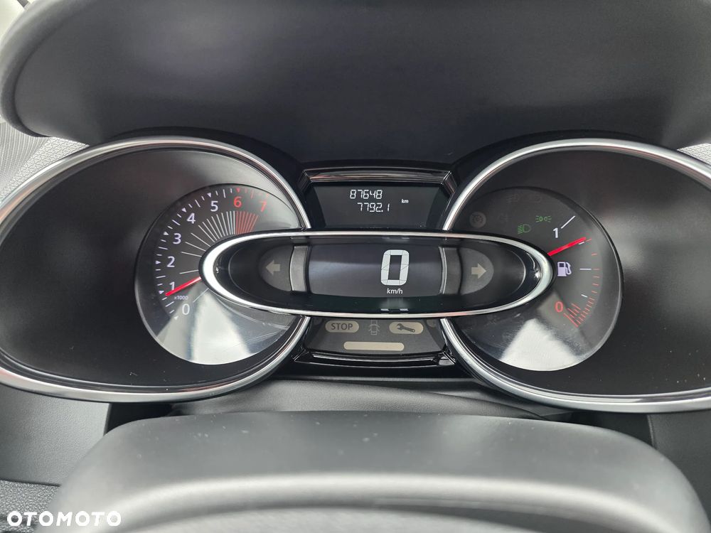 Renault Clio 1.2 16V 75 Limited - 21