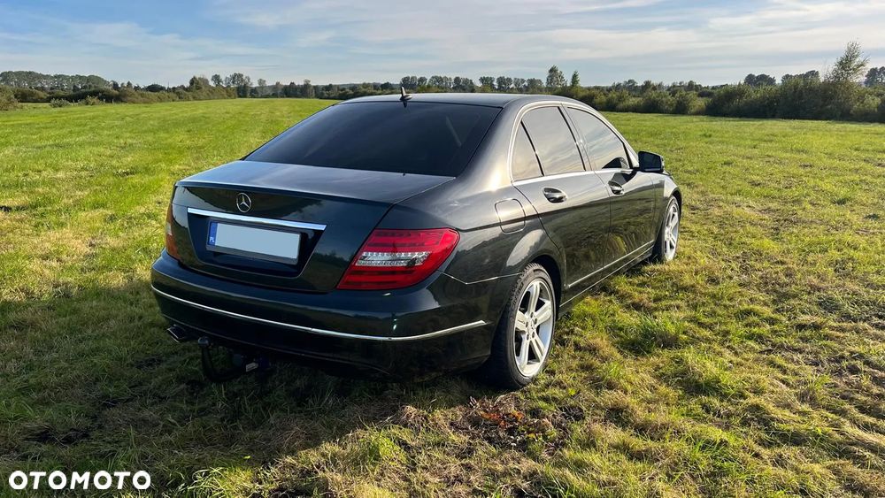 Mercedes-Benz Klasa C 250 CGI BlueEff Avantgarde - 9