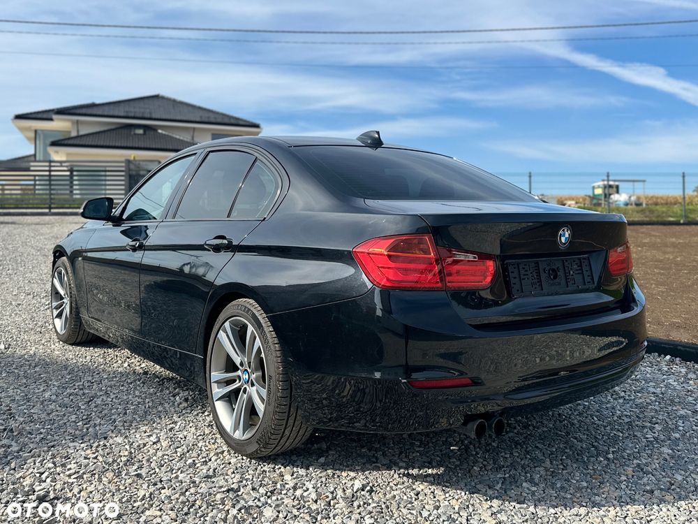 BMW 3 Series 2012 photo 2
