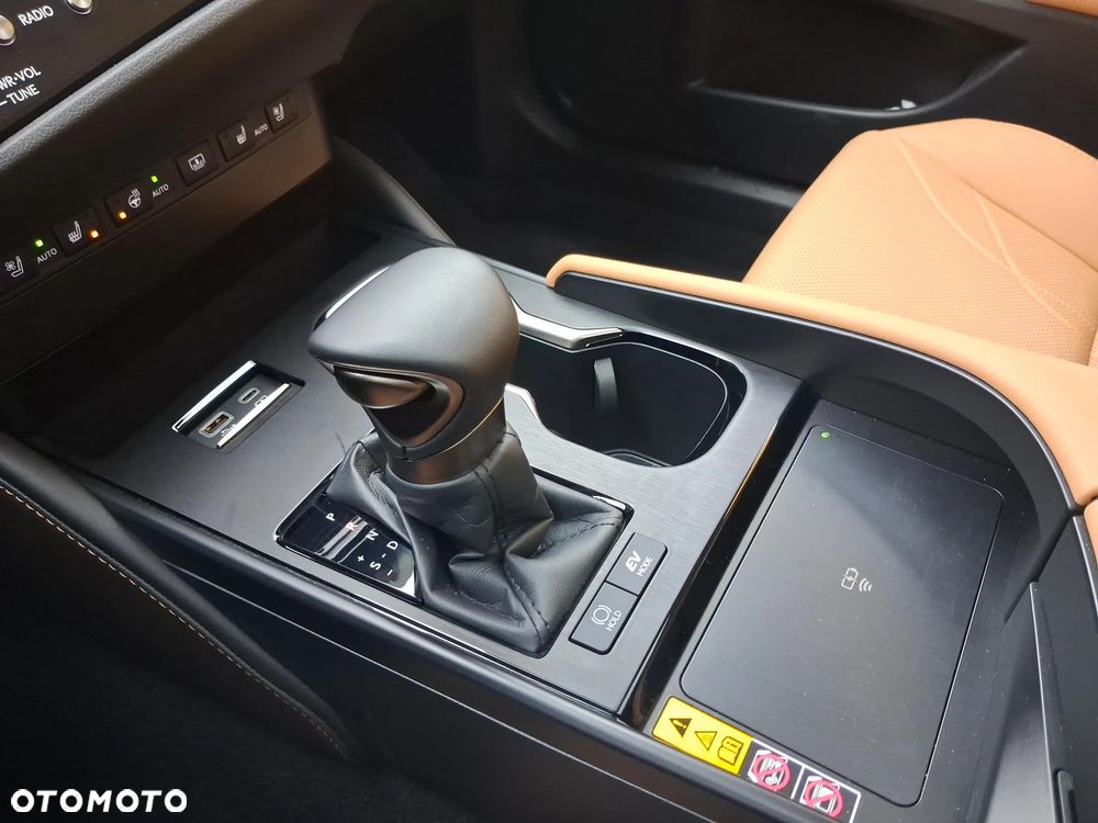 Lexus ES 300h Prestige - 21