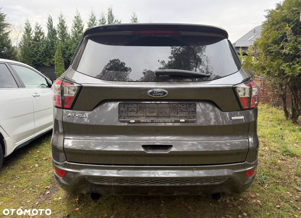 Ford Kuga 1.5 EcoBoost 2x4 ST-Line - 4