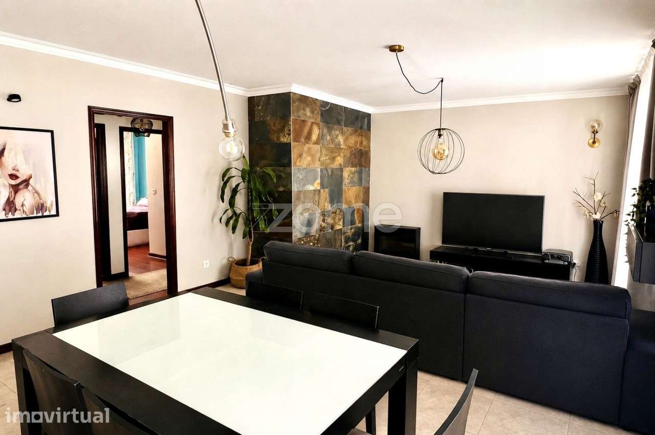 Fantástico apartamento T2 em Rio de Mouro – Renovado, com garagem - Grande imagem: 3/19