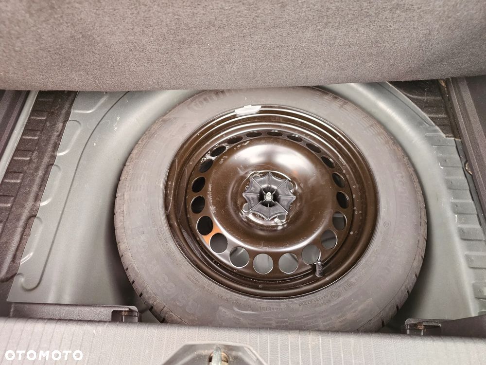 Opel Corsa 1.2 16V Cosmo - 24